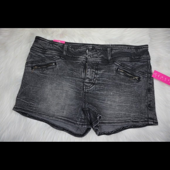 Gray shorts - Picture 2 of 3